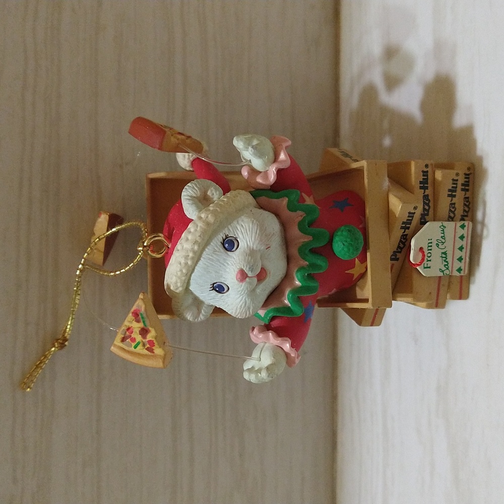 Vintage 1994 Enesco Pizza Hut Santa Mouse Carryout Ornament